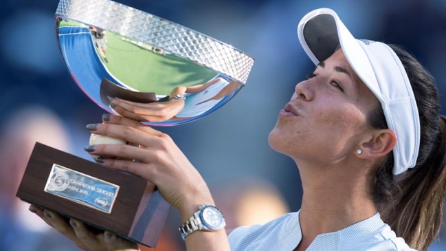 Muguruza ganó el título en Monterrey tras retiro por lesión de Victoria Azarenka