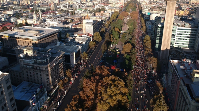 La capital vivió una masiva fiesta deportiva durante el Maratón de Santiago