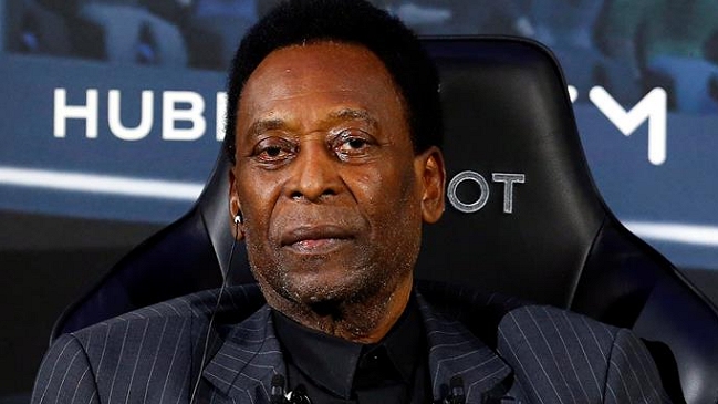 Pelé regresó a Brasil y nuevamente fue hospitalizado
