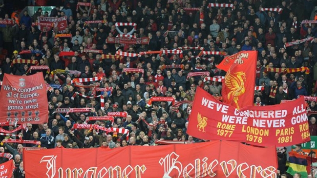 “Nunca caminarás solo”: El estremecedor himno de Liverpool previo al duelo con Porto