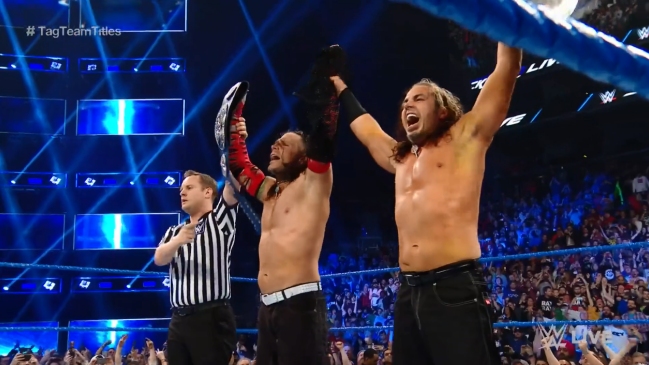 The Hardy Boyz sorprendieron al conquistar los títulos en pareja de Smackdown