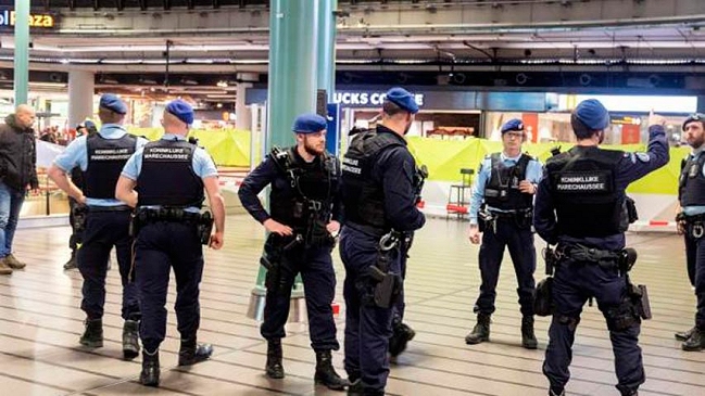 Policía holandesa detuvo a decenas de hinchas de Juventus en Amsterdam