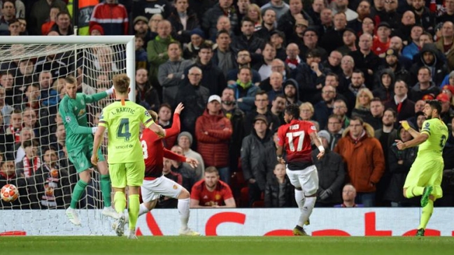 FC Barcelona ganó en Manchester con un autogol de Luke Shaw