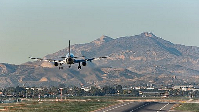 Equipo de fútbol inglés fue desalojado de un avión porque sus integrantes iban ebrios