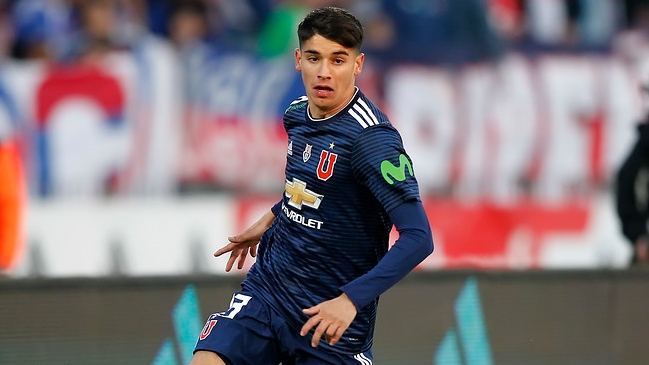 Angelo Araos asoma como refuerzo en la U tras lesión de Augusto Barrios