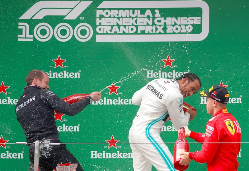 Hamilton fue el gran ganador en China, en la carrera 1.000 en la historia de la F1
