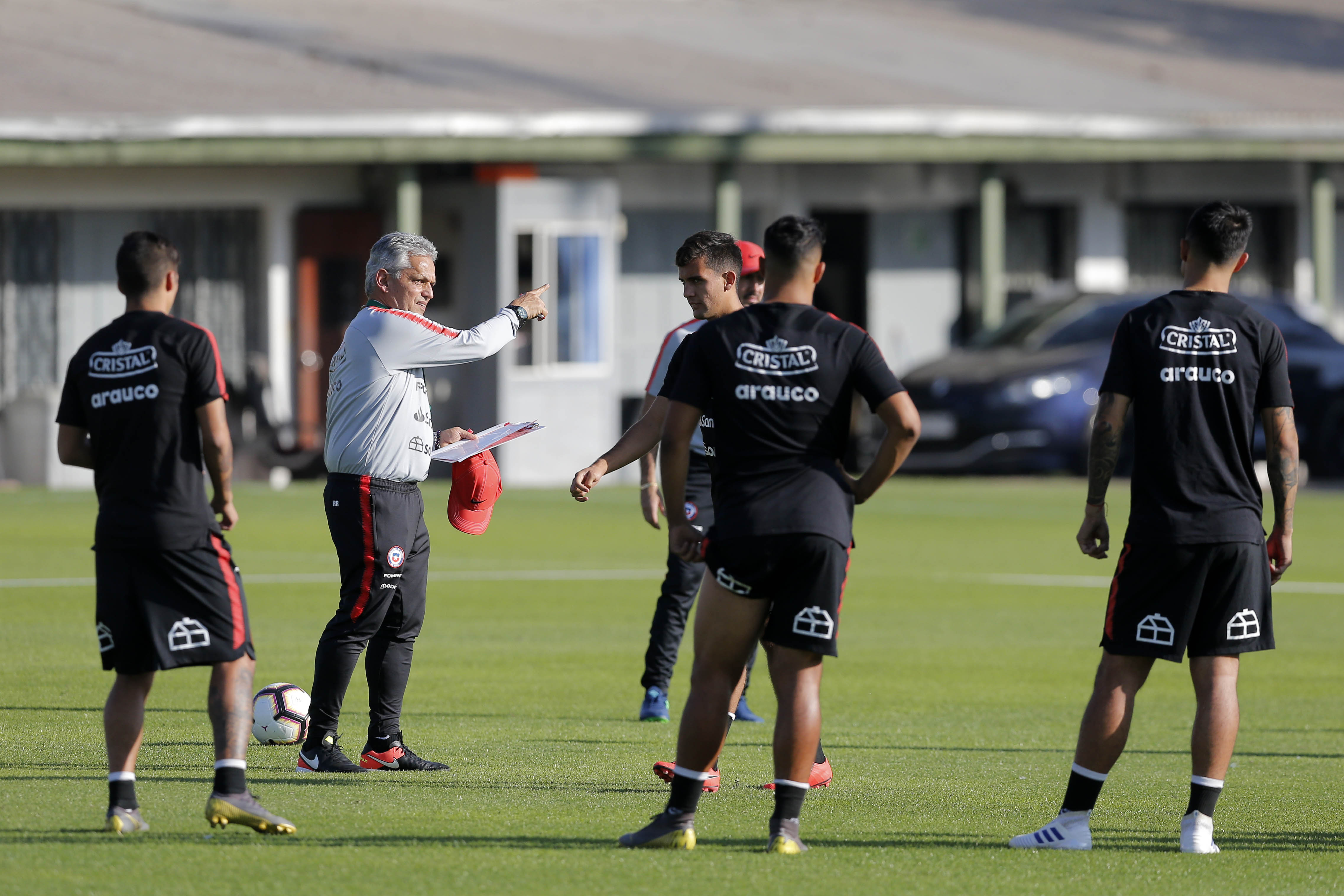 Rueda comandó primera jornada de prácticas con los 28 jugadores llamados al microciclo