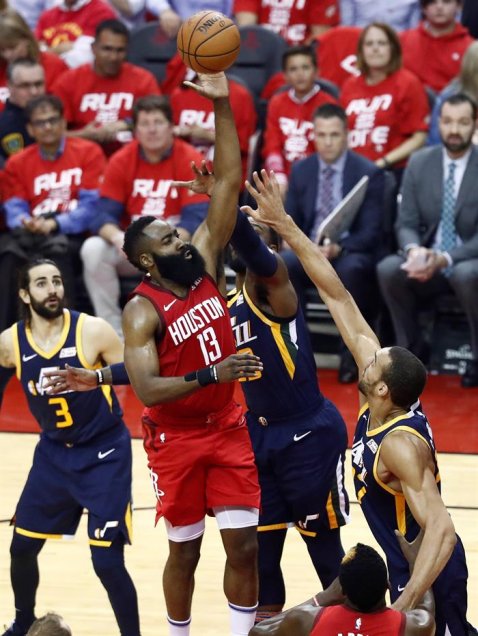 Los Rockets dieron el segundo golpe en la serie contra Utah Jazz