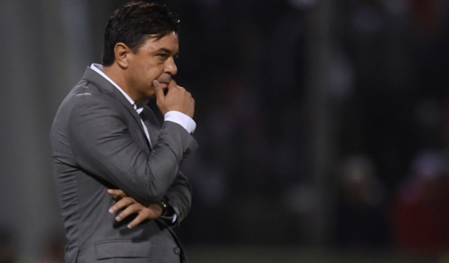 DT de River frenó a hinchas que se burlaban de equipo de quinta división en Copa Argentina