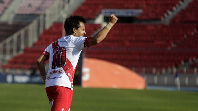 Carlos Espinosa aprovechó un error en la defensa de la U y logró el empate de Curicó Unido