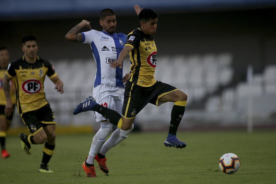 Coquimbo Unido dio un salto en la tabla al hundir a Deportes Antofagasta