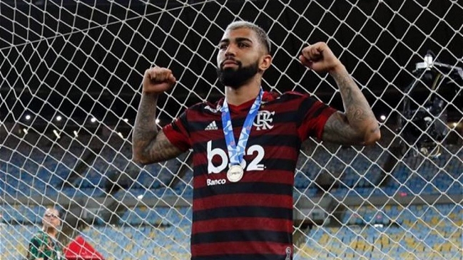 Delantero de Flamengo Gabigol provocó la furia de dos rivales por reírse de ellos