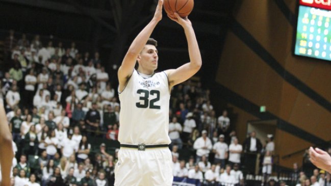 Chileno Nicolás Carvacho anunció que entrará al Draft de la NBA