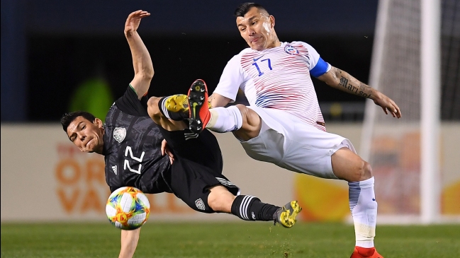 Gary Medel sufrió lesión de tobillo y encendió las alarmas en la Roja