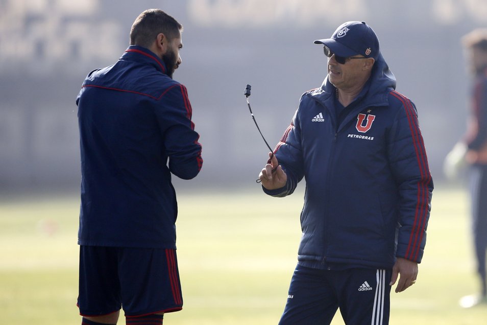 Universidad de Chile retomó las prácticas de cara al duelo con Everton