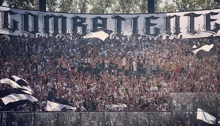 Garra Blanca amenazó con provocar suspensión del duelo entre Palestino y River Plate