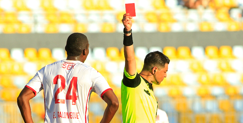 Ezequiel Palomeque y PF de Colo Colo recibieron duros castigos en Tribunal de Disciplina
