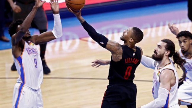 Damian Lillard lideró el pase de los Blazers a semifinales
