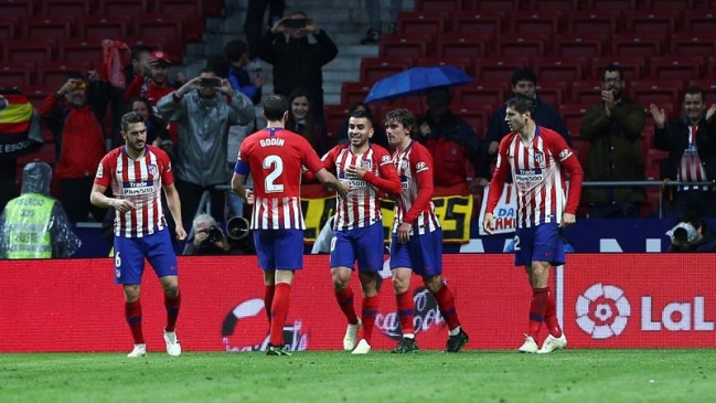 Atlético de Madrid venció a Valencia y aplazó el título de Barcelona