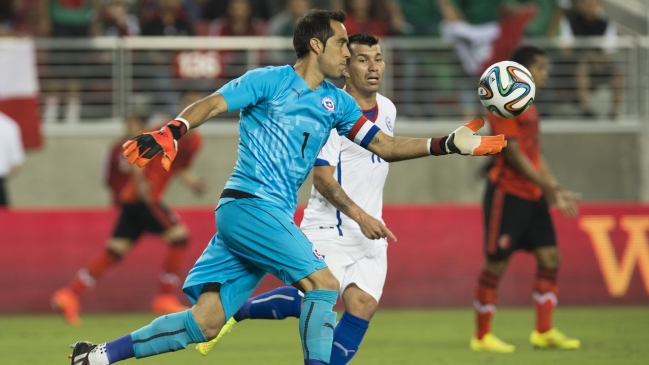 Claudio Bravo volverá a la selección tras reunirse con Reinaldo Rueda
