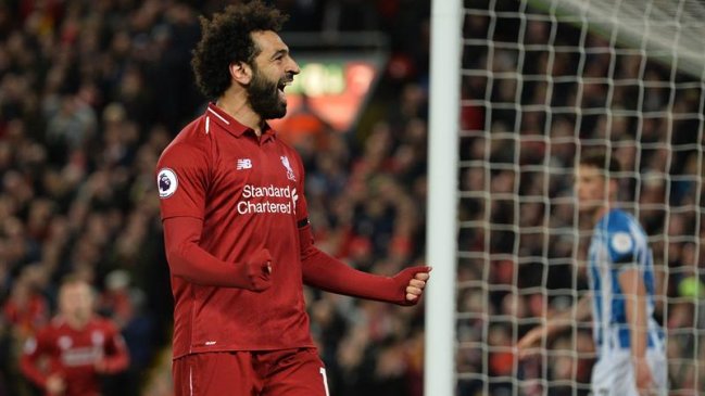 Liverpool desplazó a Manchester City del liderato de la Premier tras arrasar con Hudersfield