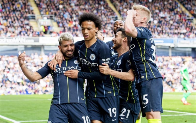 Manchester City doblegó la resistencia de Burnley y volvió a la cima de la Premier
