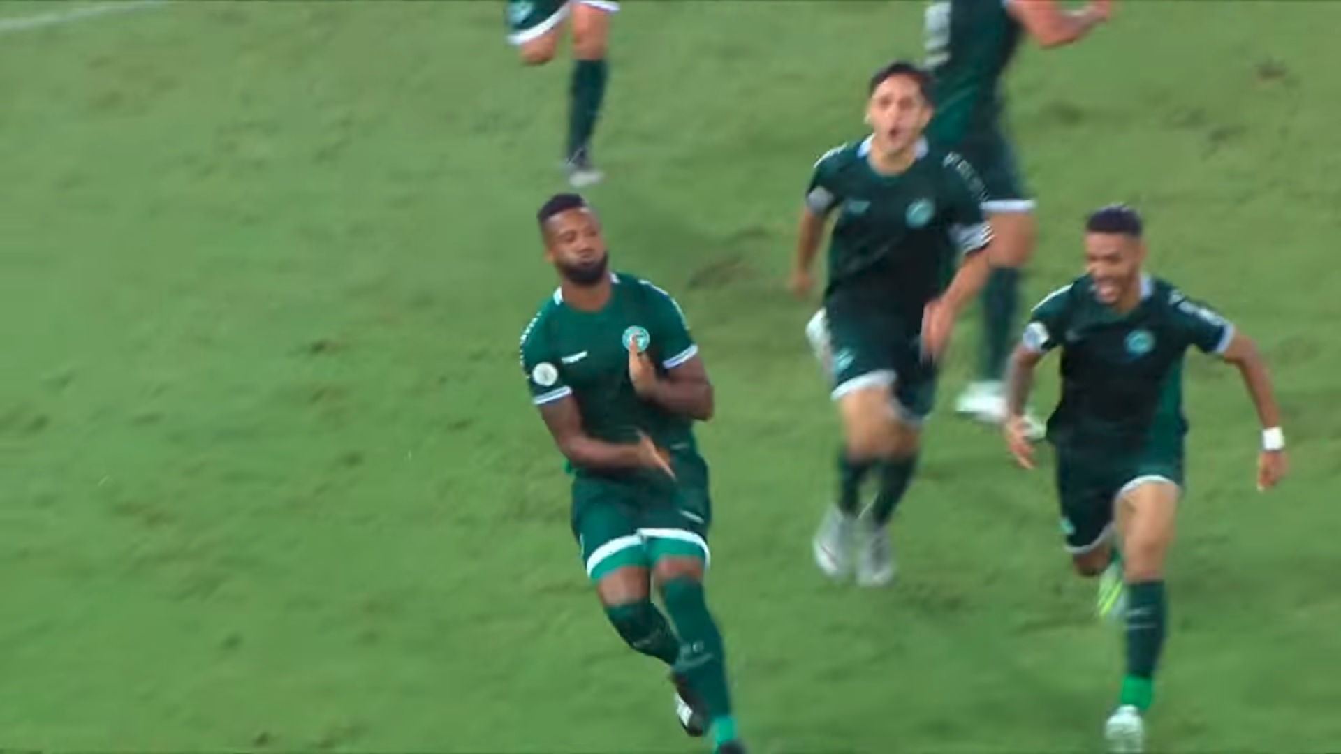 Rafael Vaz le dio la victoria a Goias sobre Fluminense con gol de tiro libre
