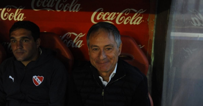 DT de Independiente está leyendo la autobiografía de Cristina: Es la número uno