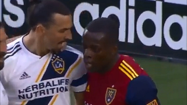 Zlatan gritó un gol en la cara de defensor de Real Salt Lake que luego rechazó sus disculpas