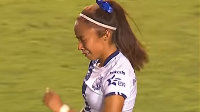 Futbolista mexicana rompió en llanto luego de marcar un autogol