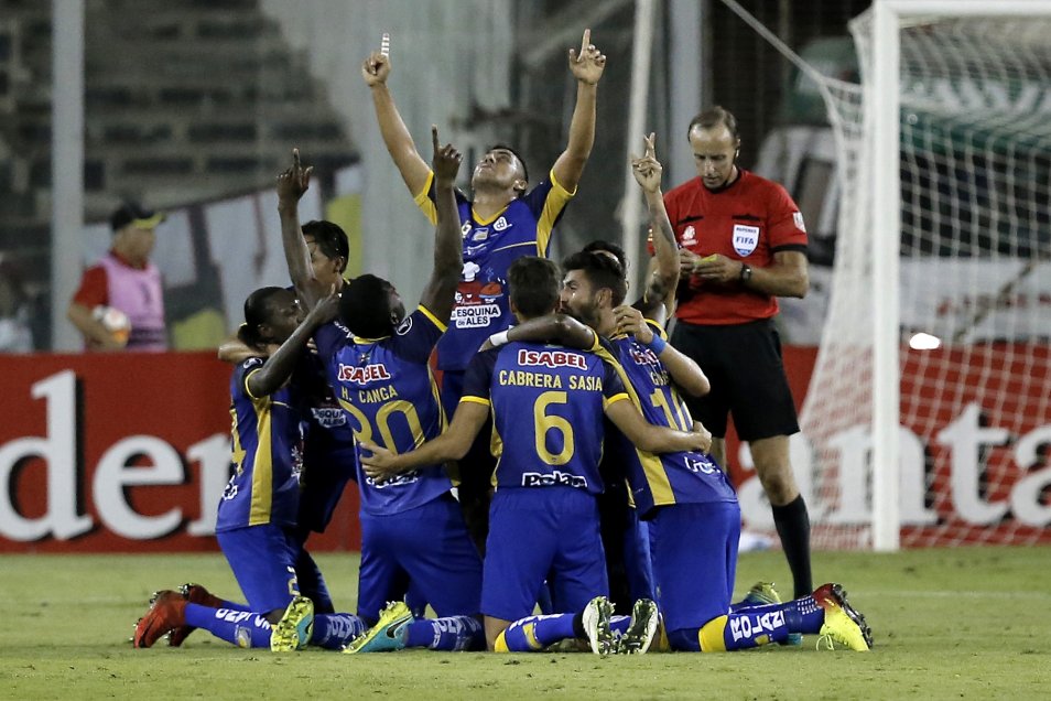 Delfín felicitó a la UC de Ecuador: Bienvenidos al grupo de los que ganamos en el “David Arellano”