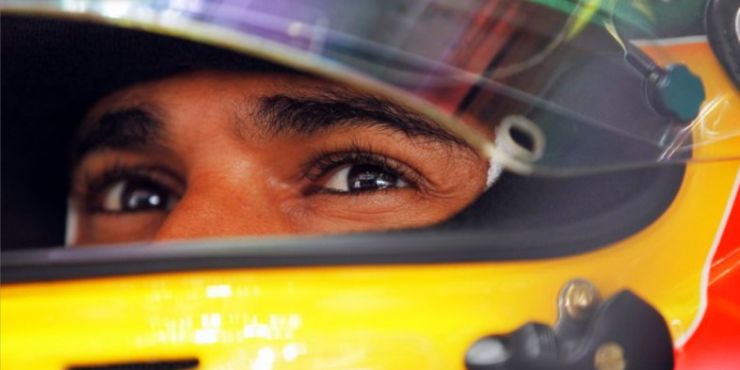 El día que Lewis Hamilton piloteó el McLaren de Ayrton Senna, su gran ídolo