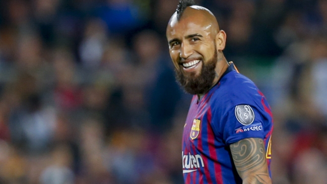 Arturo Vidal es titular en Barcelona para enfrentar a Liverpool en semifinales de Champions League