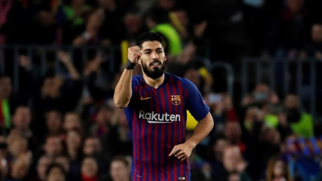 Luis Suárez abrió la cuenta para Barcelona ante Liverpool en jugada que inició Arturo Vidal