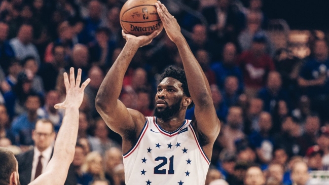 Philadelphia 76ers venció a Toronto Raptors y pasó arriba en su llave de play-offs