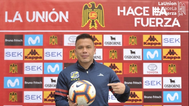 Unión Española se puso al día con Alvaro Ramos y le entregó su merecido balón