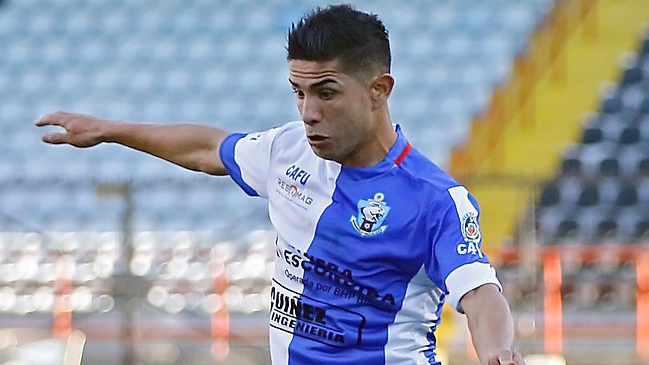 Colo Colo mantiene un juicio con Felipe Flores por deudas pendientes del jugador