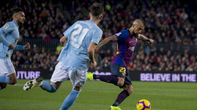 Barcelona cayó ante Celta de Vigo en la antelasa de su duelo ante Liverpool, con acción de Vidal