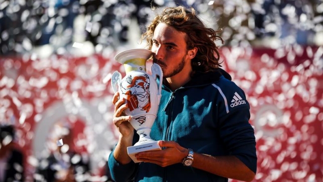Stefanos Tsitsipas derribó a Pablo Cuevas y se proclamó campeón en el ATP de Estoril