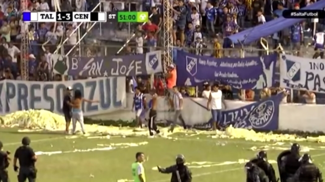 Con gran batahola terminó un partido del Torneo Regional en Argentina