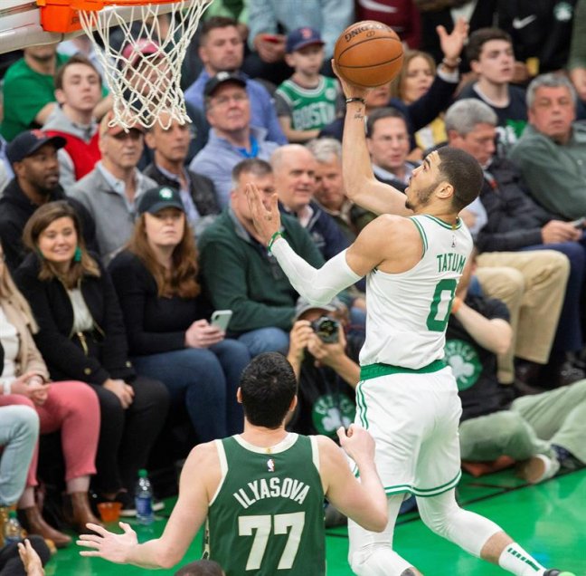 Rockets igualaron su serie y Bucks alargaron su ventaja en la NBA