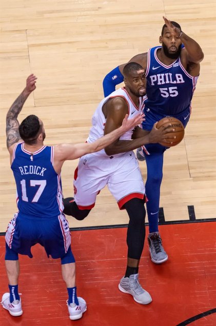 Denver y Toronto se acercaron a las Finales de Conferencia en la NBA