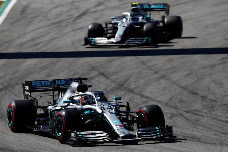 Hamilton superó a Bottas en el GP de España y prolongó el dominio de Mercedes en la Fórmula 1