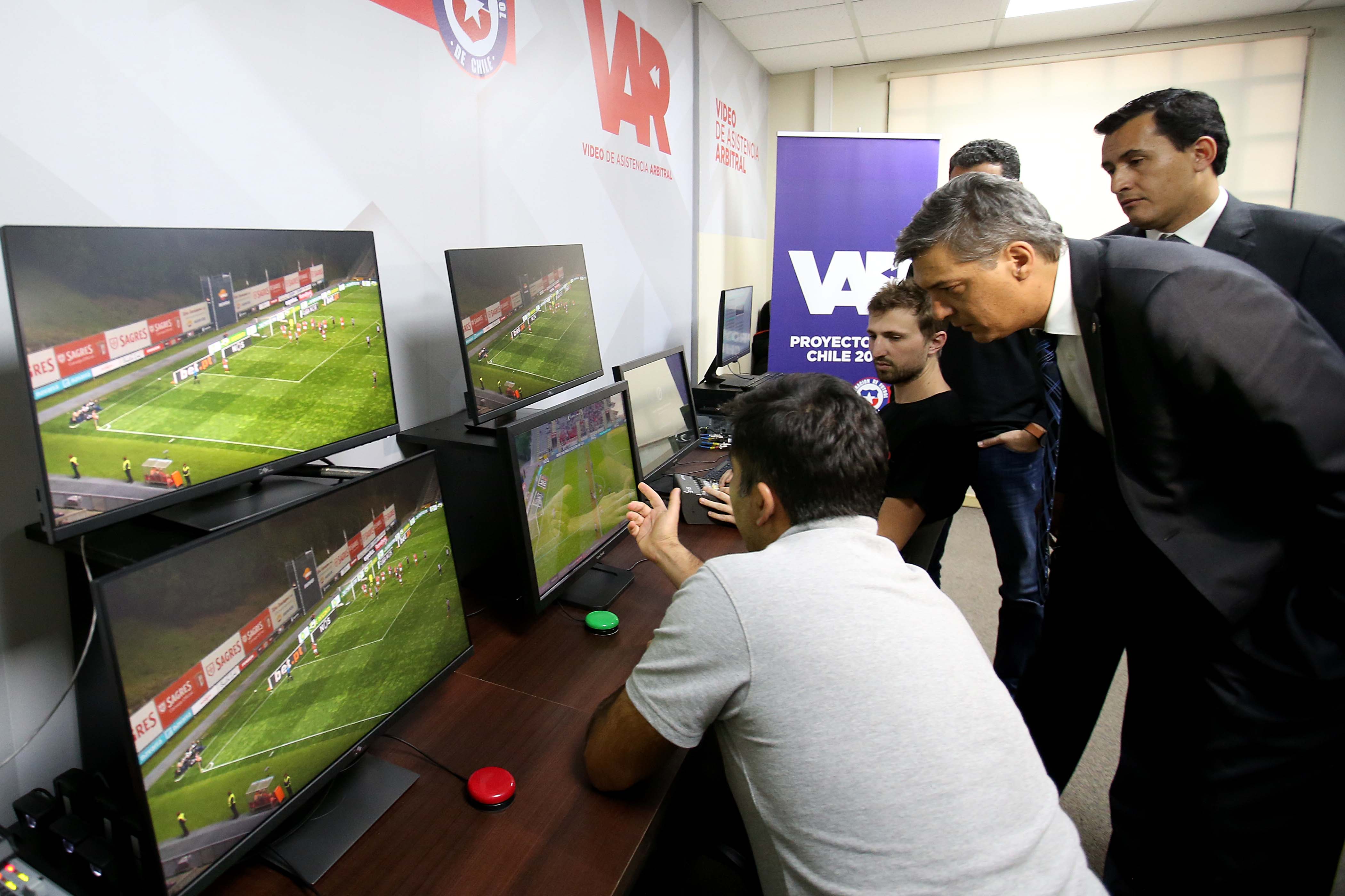 El VAR comenzó su proceso de implementación en el fútbol chileno