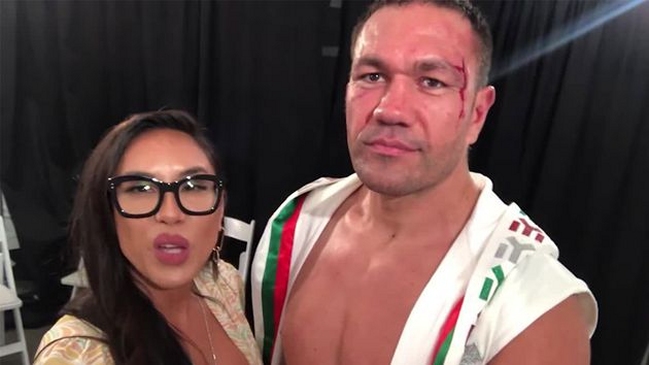 Boxeador búlgaro que besó a una periodista fue sancionado con clases para prevenir el acoso sexual