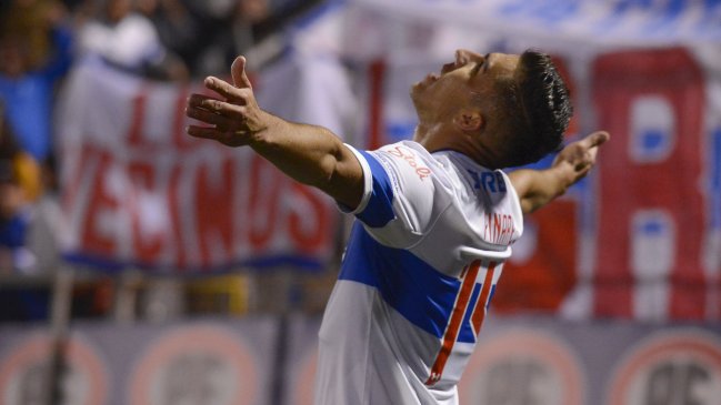 U. Católica arrasó con Antofagasta y aseguró el liderato hasta el segundo semestre