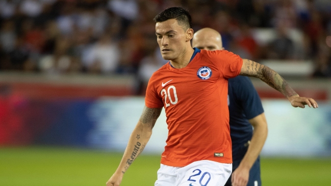 Charles Aránguiz llegó a Chile tras su gran temporada en Bayer Leverkusen