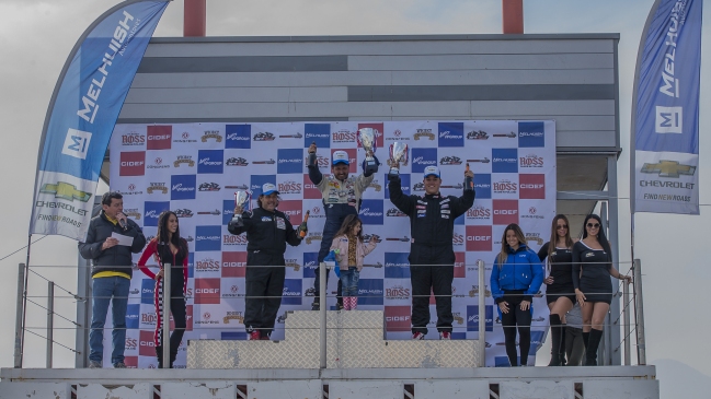 Patricio Naranjo volvió al podio de la TP Race y Felipe Gaete se impuso en Turismo 2000