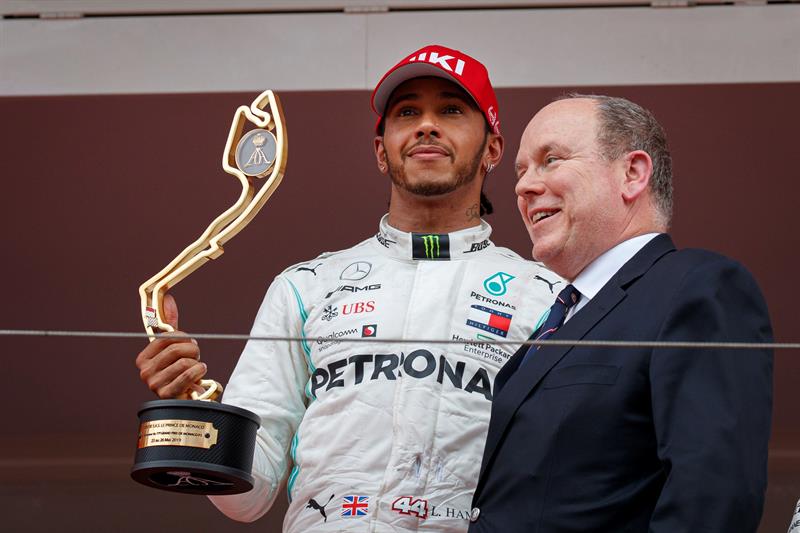 Hamilton dominó el circuito urbano de Mónaco y reforzó su liderato en el Mundial de la F1