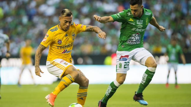 Eduardo Vargas conquistó el título de la liga MX con Tigres ante Club León de Jean Meneses